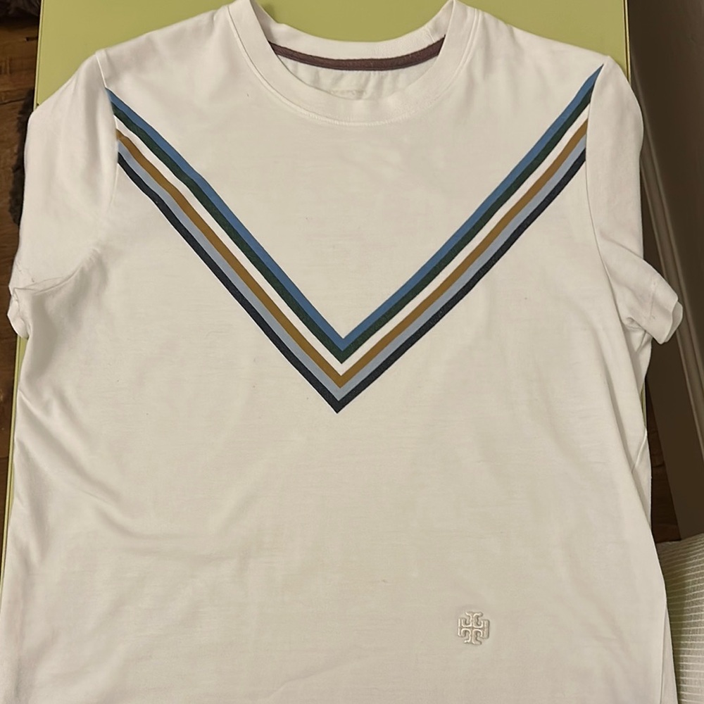 White and Blue Short Sleeve Tee with V-Stripe Design